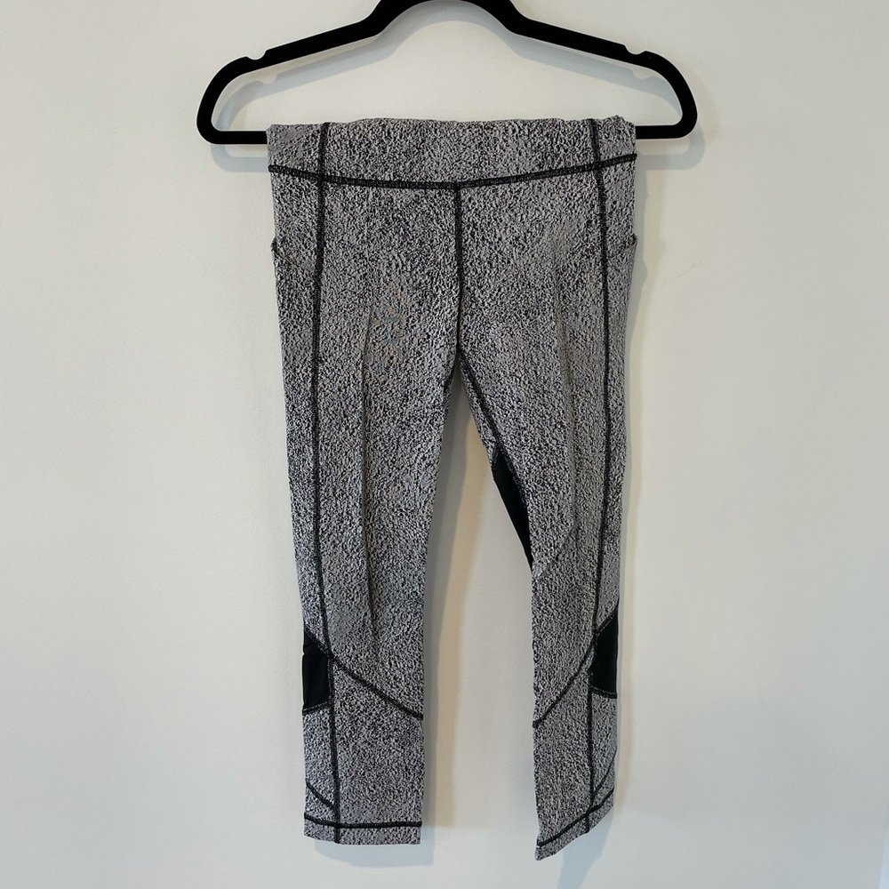 Lululemon Pace Rival Crop Luxtreme White Black 4